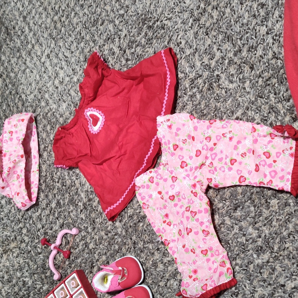 American girl outfit n things